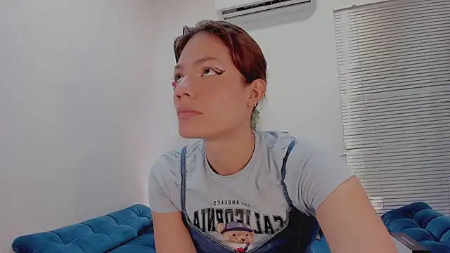 KassMonroe online show from November 18, 8:09 pm