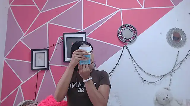 Tifany Adams online show from November 22, 8:55 pm