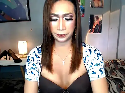 littleredbunny27 online show from November 27, 7:11 am