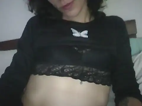 Snapshot of yvessblue chatting on October 16, 11:37 pm yvessblue online show from October 16, 11:37 pm