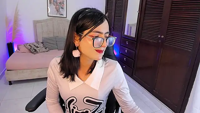 Noah Cherry online show from November 7, 6:57 am