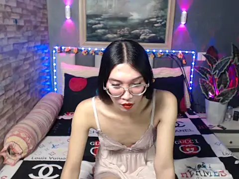 HotNathalie6900 online show from December 3, 1:59 pm