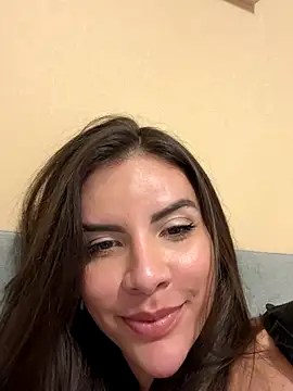 Snapshot of Thaylla_sophiiia chatting on October 27, 4:48 pm Thaylla sophiiia online show from October 27, 4:48 pm