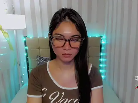 BigCockJade online show from April 15, 9:59 pm