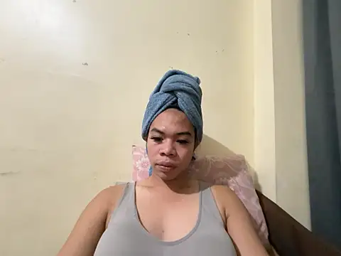 kierra fox online show from August 1, 11:55 am