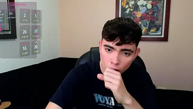 petitegigant33 online show from November 2, 9:46 pm