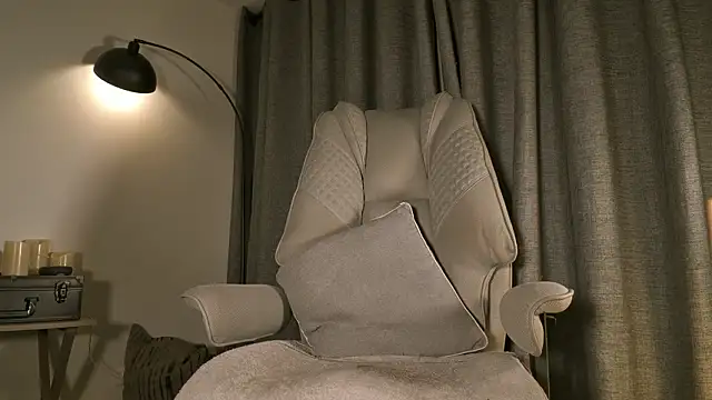 lianewhite online show from March 22, 1:32 am