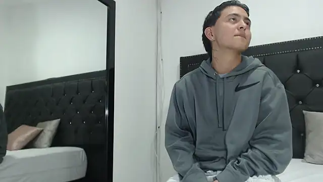 EnderCaspian online show from November 6, 12:38 pm