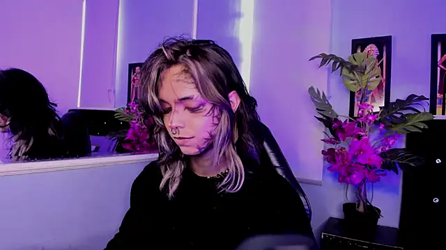 luxiel  online show from December 2, 8:01 pm