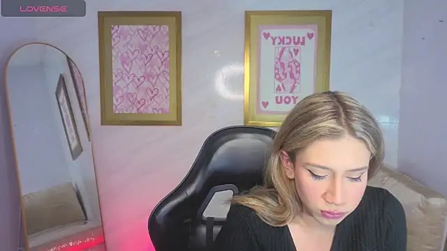 Evy Luxx v online show from March 31, 3:41 am