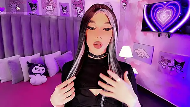 dearAlanaxxx online show from February 6, 8:36 pm