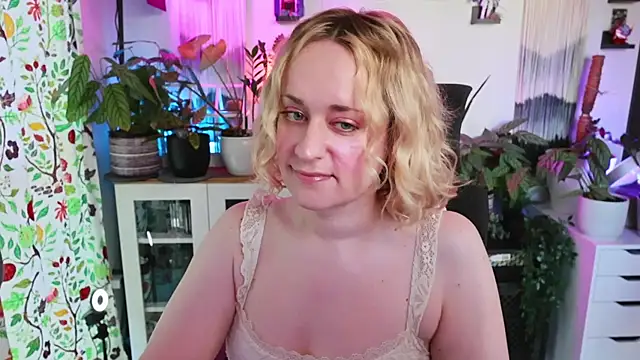 xzoeyryanx online show from June 14, 4:30 pm