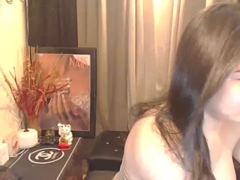 YourHotBambie online show from April 8, 12:50 pm