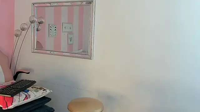 Amaia Monroe online show from February 19, 10:01 am