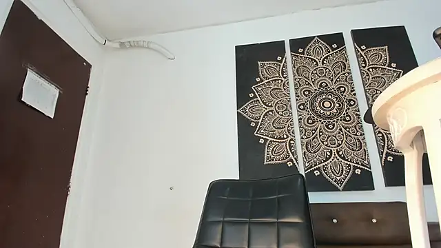  foxy 00 online show from February 21, 1:14 pm