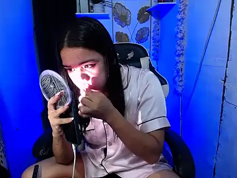 stripyapril online show from April 28, 1:04 pm