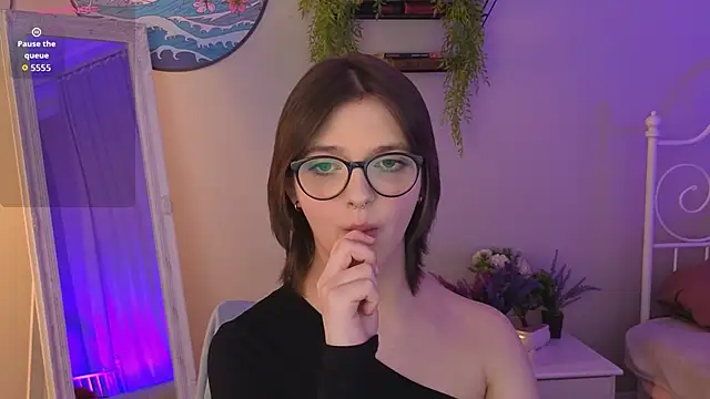 LetoriaNotley online show from February 20, 8:55 pm