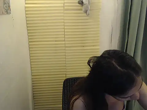 Yourtranscutie21 online show from May 9, 12:45 pm