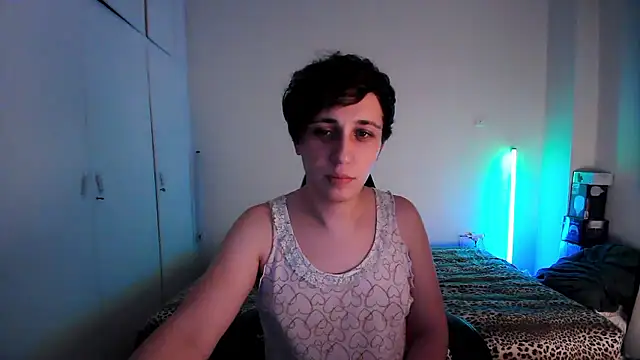 HoneyValentine online show from June 21, 7:50 pm