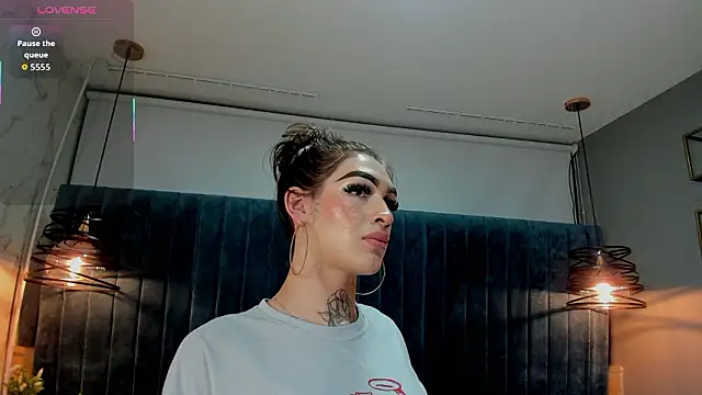 lizz lunna online show from February 7, 7:31 pm