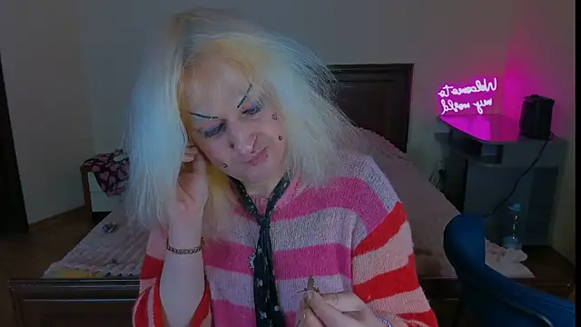 hannah kitty punk online show from April 13, 8:02 pm