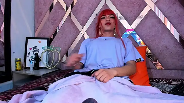 MeghanQueen   online show from March 29, 9:21 am