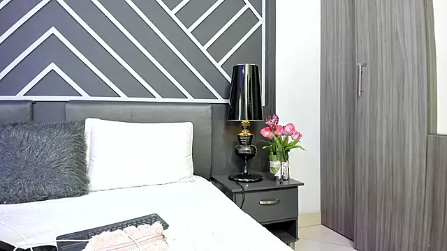 Jessica Boyer online show from May 11, 10:51 pm