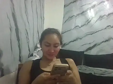 Rhieanne online show from June 2, 8:21 pm