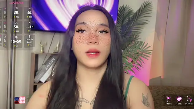 Kelly Mckinney online show from June 27, 1:17 pm
