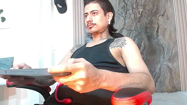 Damian-and-Camerum online show from May 13, 3:26 am