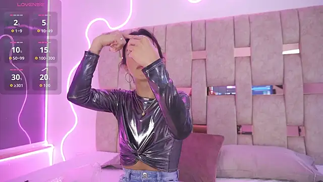 Fernanda thail  online show from March 23, 7:30 pm