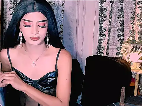 Queeny Cassandra online show from June 16, 4:26 am