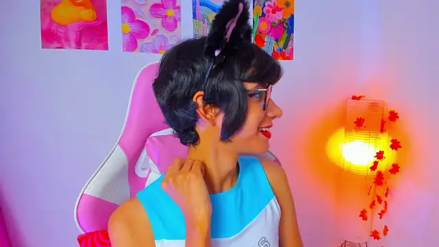 Madeline 21 online show from March 27, 5:54 am