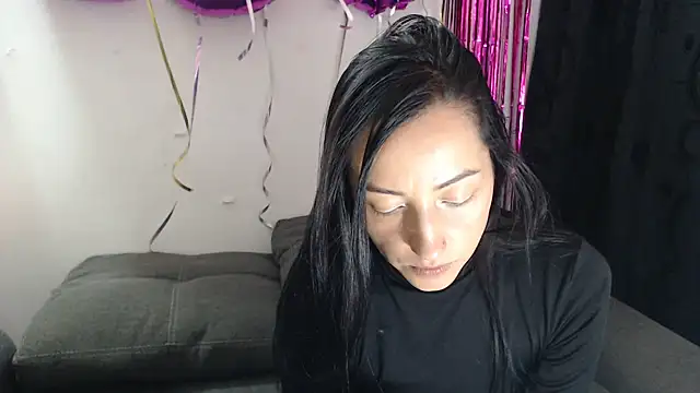 Meeegan lov online show from July 26, 4:30 am