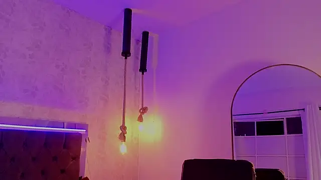 july quinzel online show from July 9, 7:45 am