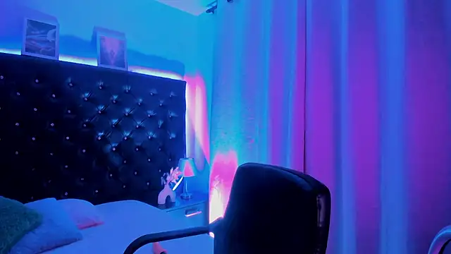 BellaRoge online show from April 20, 5:42 am