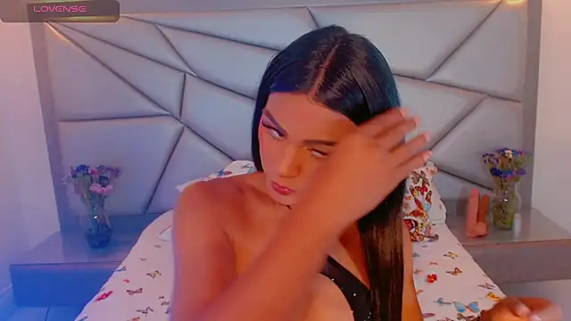 tiifannysexyhot online show from April 19, 6:10 pm