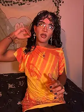 LunuxSiren online show from April 4, 1:25 am