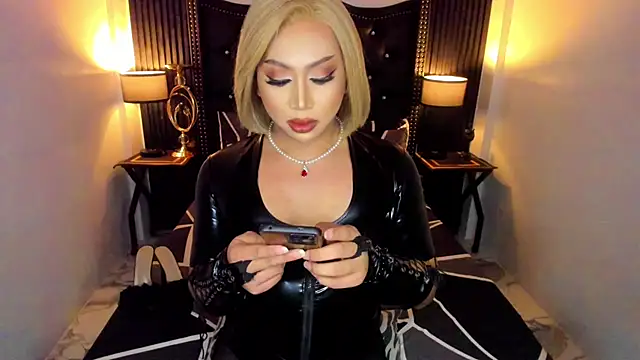  YourBeautifulShemale  online show from June 14, 9:43 am