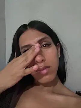 luna duque online show from June 5, 7:47 am