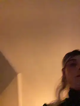 michelle310 online show from April 4, 9:01 pm