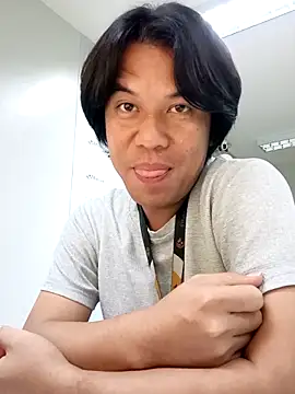 akiramoore online show from June 2, 2:13 am