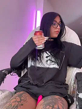 Kattze  online show from April 14, 9:09 pm