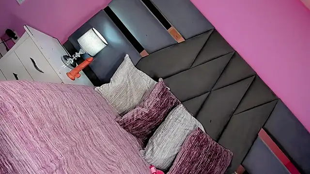 sexyjessicamistres online show from June 18, 8:46 pm