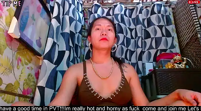 TSjuicyhotdrops online show from December 3, 4:10 am