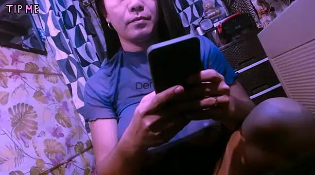 TSjuicyhotdrops online show from February 10, 10:09 pm