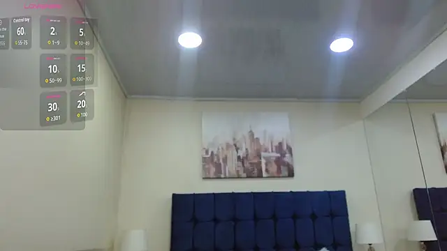 ValerieLyon  online show from May 14, 9:01 pm