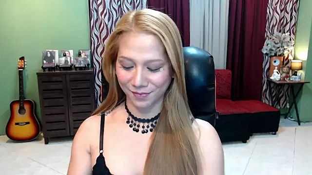 dreamgirlHILARY online show from April 29, 3:22 am