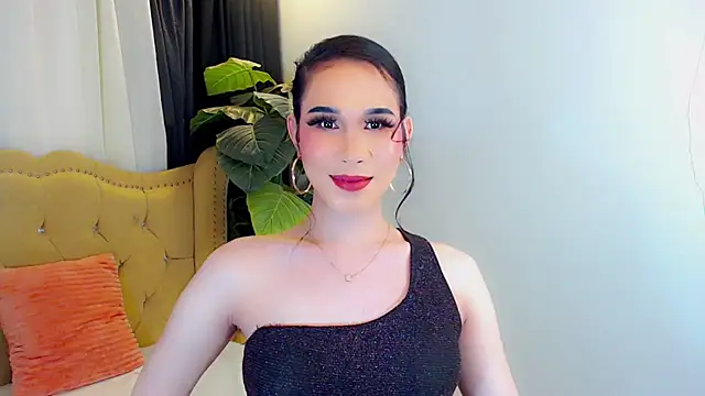 LexiLoreOnTop online show from June 2, 12:40 pm