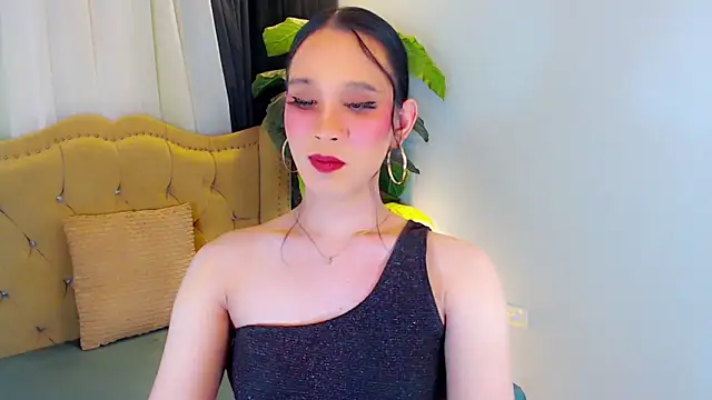 LexiLoreOnTop online show from June 12, 4:22 am